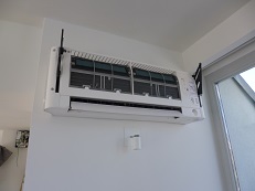 chytrá instalace ovládá klimatizaci